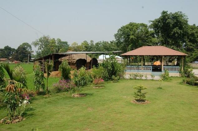Chitwan Village Resort - Photo5