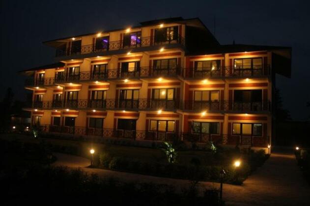 Hotel Jungle Crown - Photo4