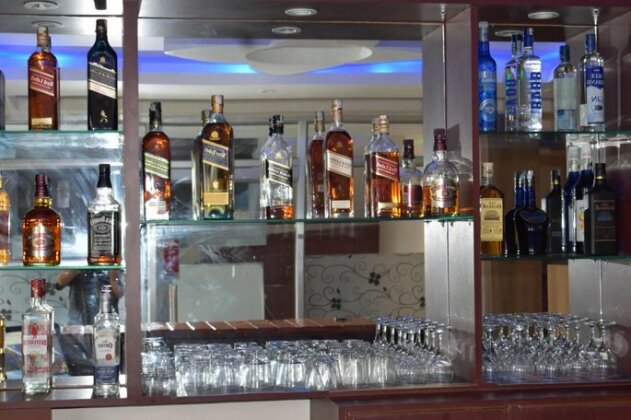 Hotel Moon Star Chitwan - Photo2