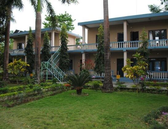 Rhino Lodge & Hotel