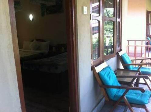 River Bank Inn - Photo3