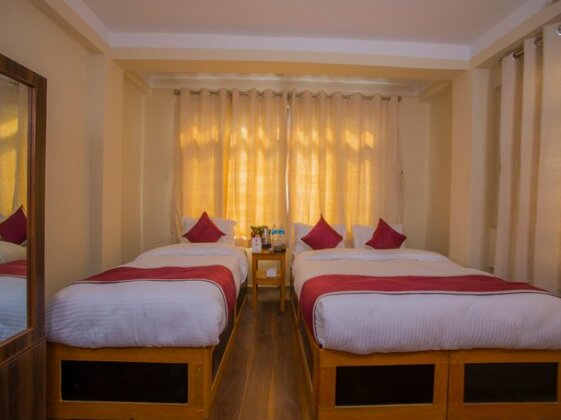 OYO 295 Asha Lodges - Photo5