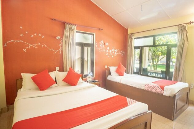 OYO 556 Chitwan Riverside Resort - Photo2