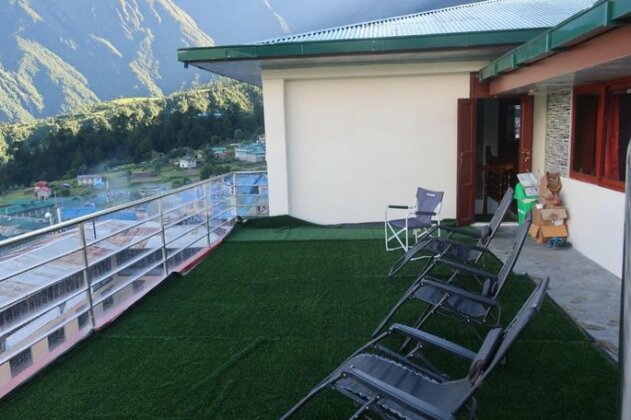 Hikers Inn Lukla - Photo3