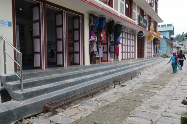 Hikers Inn Lukla - Photo4