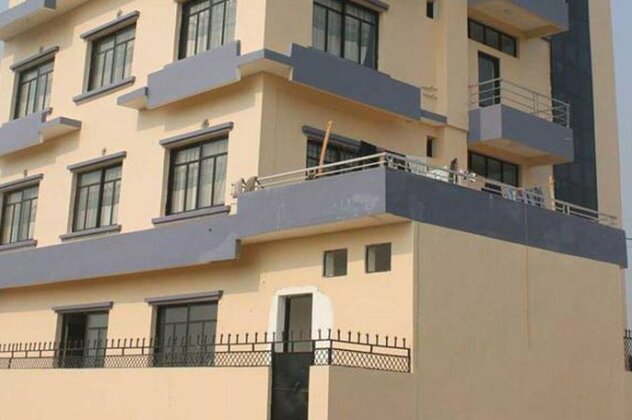 OYO 312 Hotel Aakash International - Photo3