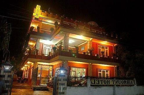 Fairmount Hotel - Photo2