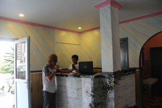 Hotel Buttercup - Photo3