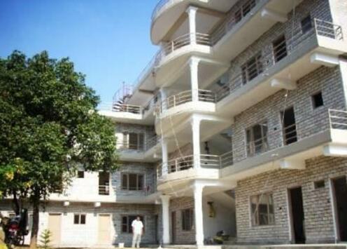 Hotel Lotus Inn - Photo2
