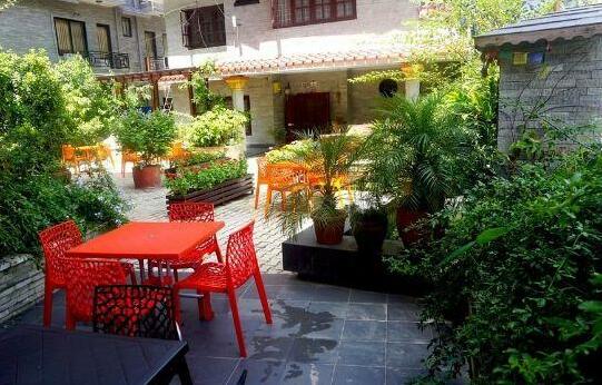 Hotel Middle Path & Spa