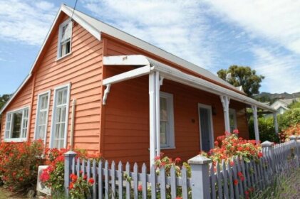 Akaroa French Historic Cottage Circa 1860