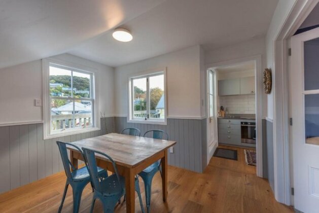 Akaroa Waterfront Apartment - Photo2