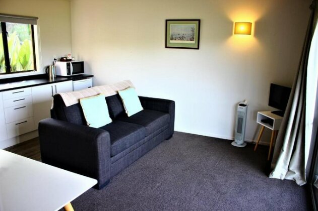 Duvauchelle Seaside Motel - Photo3