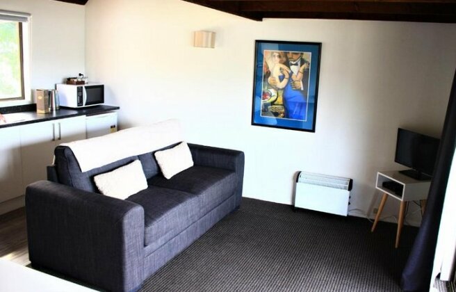 Duvauchelle Seaside Motel - Photo5