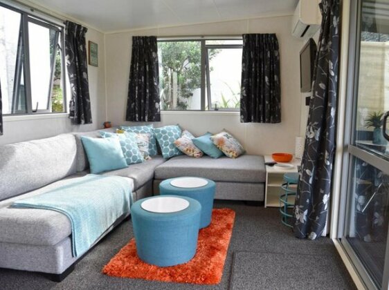 Hector's Tiny House - Akaroa Holiday Home - Photo2
