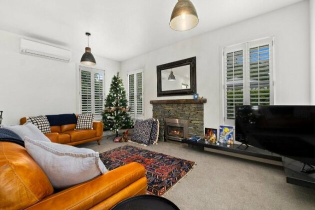 All Seasons Cottage - Arrowtown Holiday Home - Photo2
