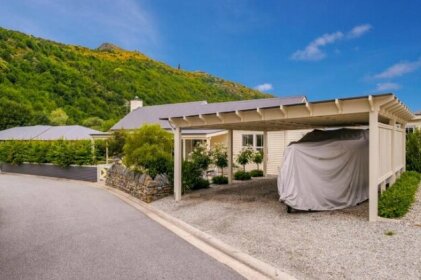 All Seasons Cottage - Arrowtown Holiday Home