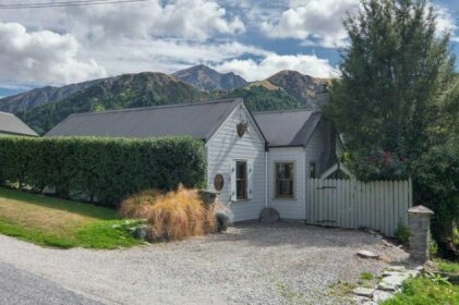 Stags Head Cottage - Arrowtown Holiday Home