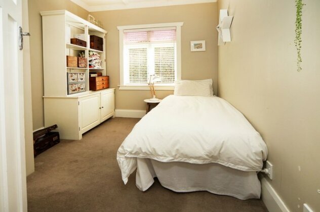 A 3 bedroom bungalow retreat near Eden Park - Photo2