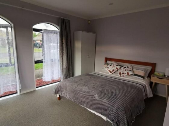 A nice room in a peaceful surburb near airport - Photo2