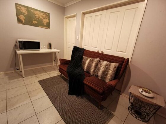 A nice room in a peaceful surburb near airport - Photo5