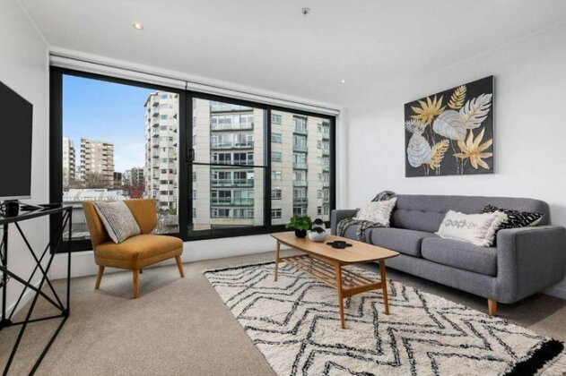 Beautifully Modern Brand New Central Apartment - Photo4