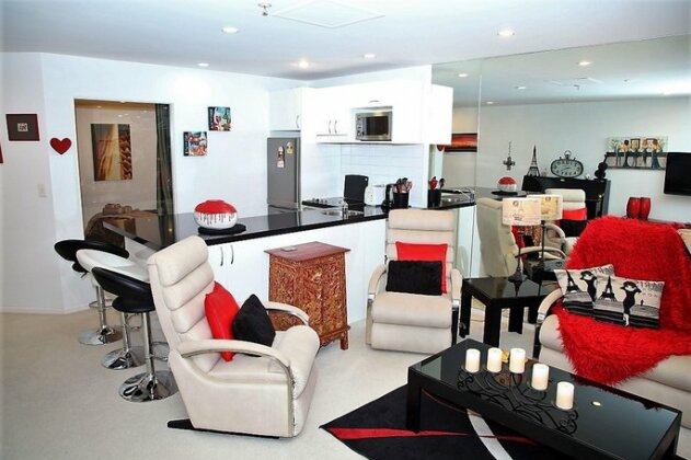 Best Located Two Bedroom Apartment in Auckland - Photo5