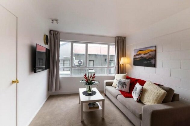 Boutique 1 Bedroom Apartment in the Heart of Newmarket - Photo2