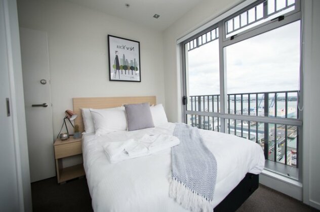 Breathtaking Ocean View Two Bedroom Apartment - Photo4