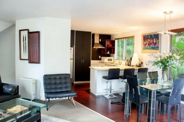 Bright 2 Bedroom Townhouse in Central Parnell - Photo4