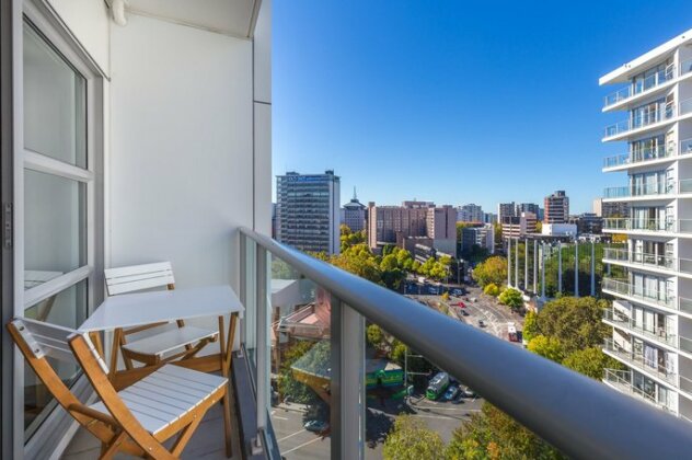 Central Two bedroom on Queen Street - Photo2