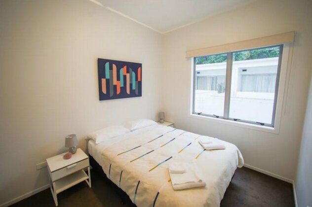 Chic Inner City Two Bedroom Pad - Photo3
