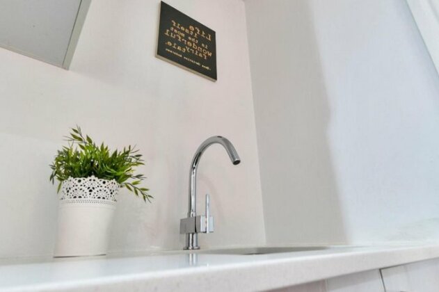 Chic Studio Apartments by the Sky Tower - Photo4