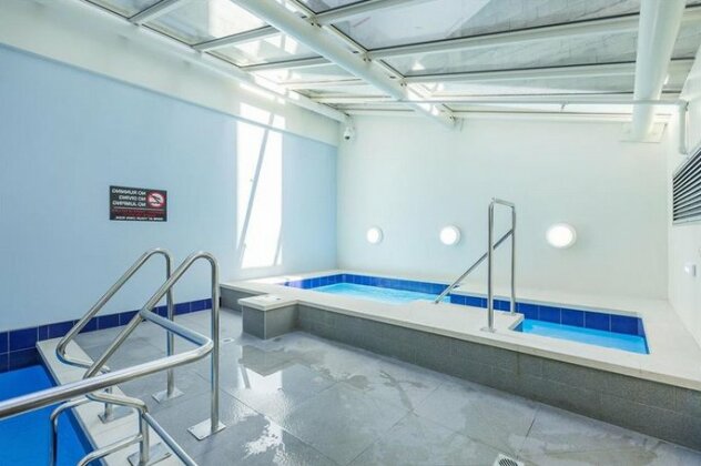Classic One Bedroom Apartment- Pool and Gym - Photo2