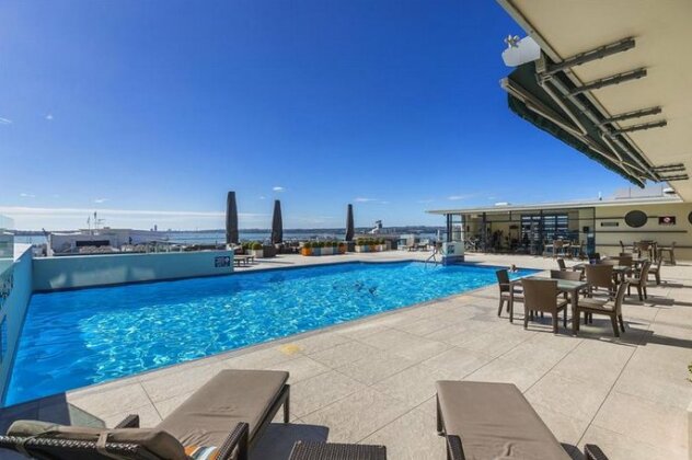 Classic One Bedroom Apartment- Pool and Gym - Photo3