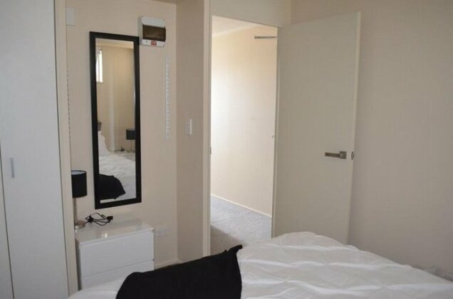 Cosy and Homey Two Bedroom Apartment with Stunning harbour views - Photo4