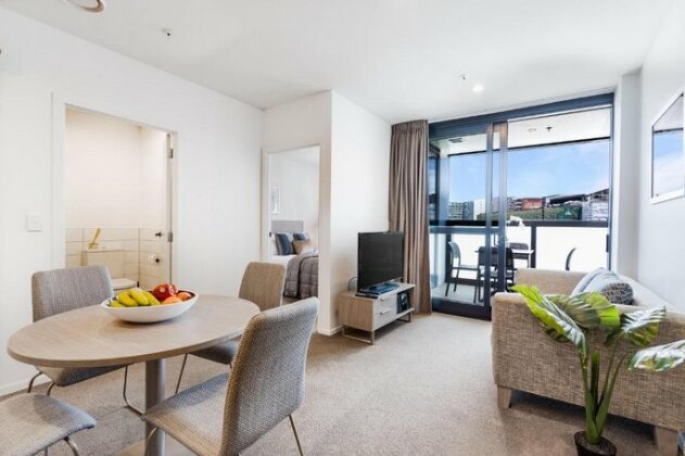 Designed Bright Apartment in Auckland CBD - Photo3