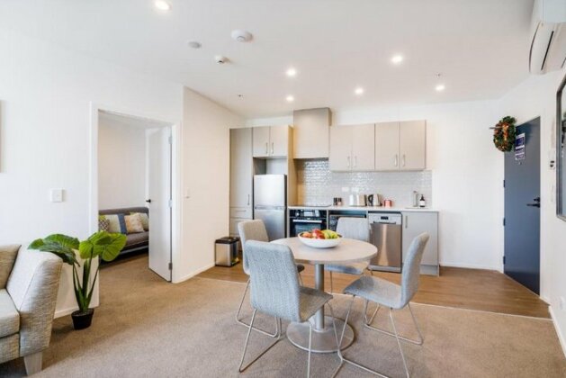 Designed Bright Apartment in Auckland CBD - Photo4