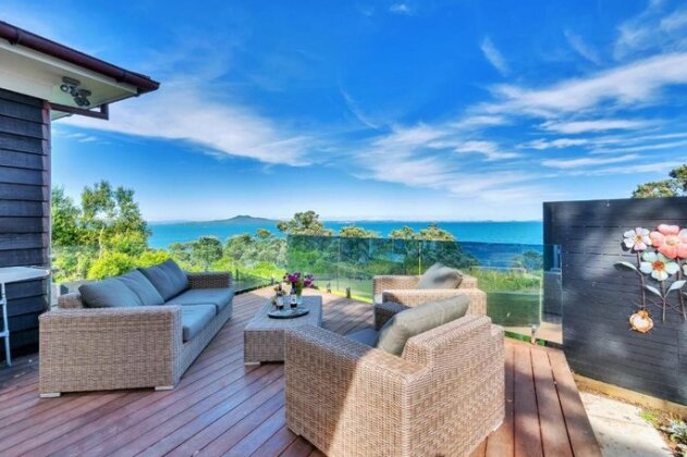 Elegant Beachfront Villa on the Northshore - Photo2