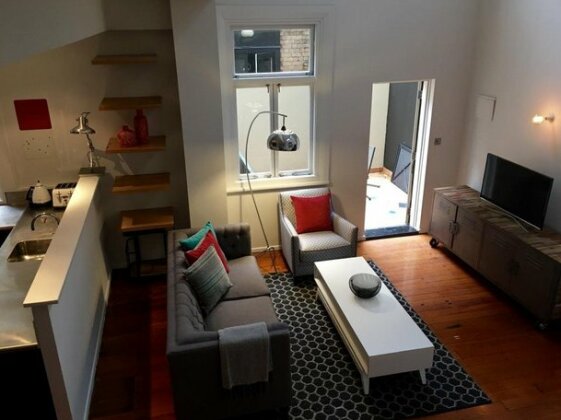 Elegant Central Retreat - Photo2