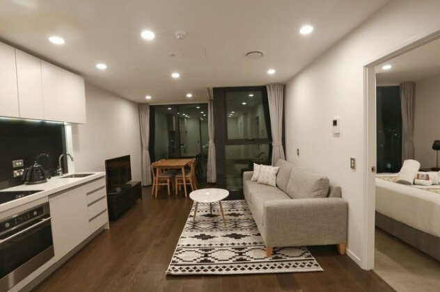 Everest Serviced Apartments on Albert - Photo2