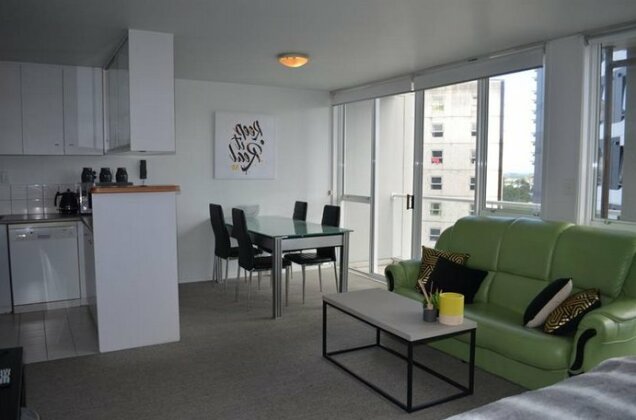 Fresh and Light Downtown Apartment - Photo3