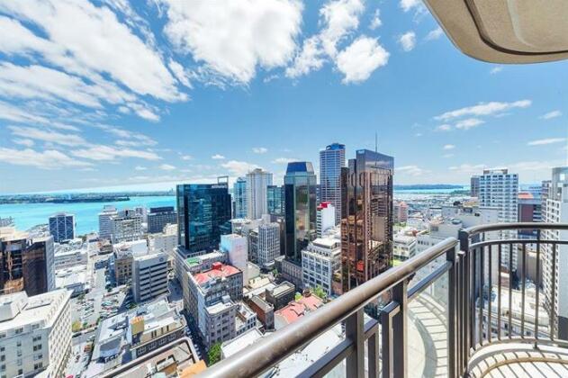 Glorious Metropolis High Life Apartment - Photo5