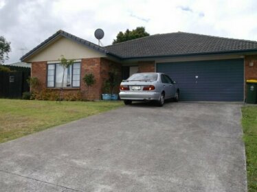 Homestay in Mangere near Aviation Country Club
