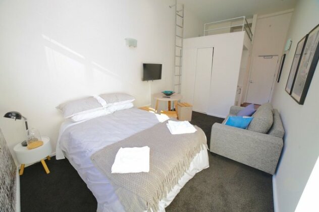 Lovely Urban Studio Plus Loft Off Queen Street - Photo3