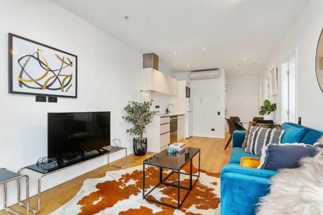 Luscious 2 bdrm in the heart of the city - Photo2