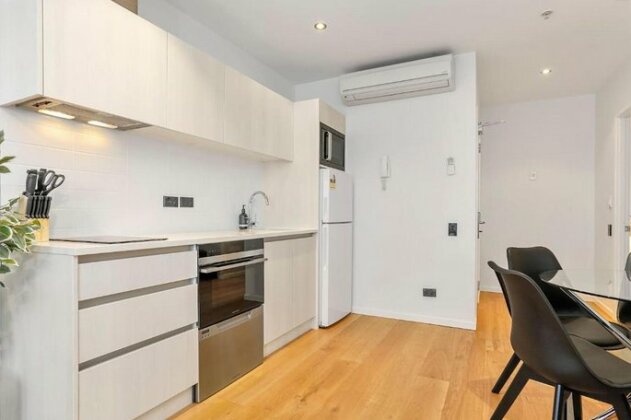 Luscious 2 bdrm in the heart of the city - Photo3