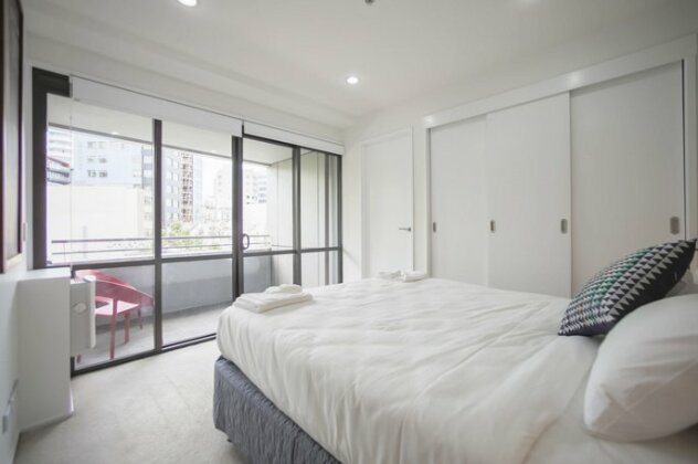 Modern and Central 3 Bedroom Apartment - Photo3