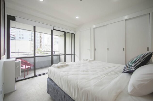 Modern and Central 3 Bedroom Apartment - Photo3