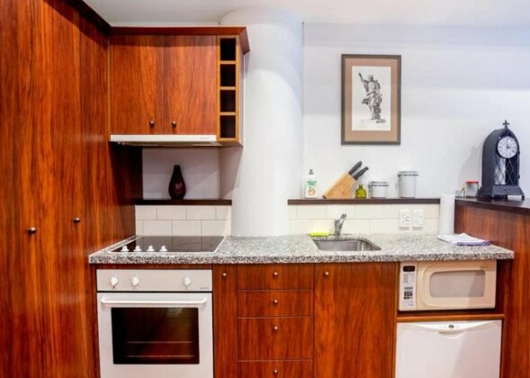 Prime Waterfront 1 Bedroom Corner Apartment - Photo4